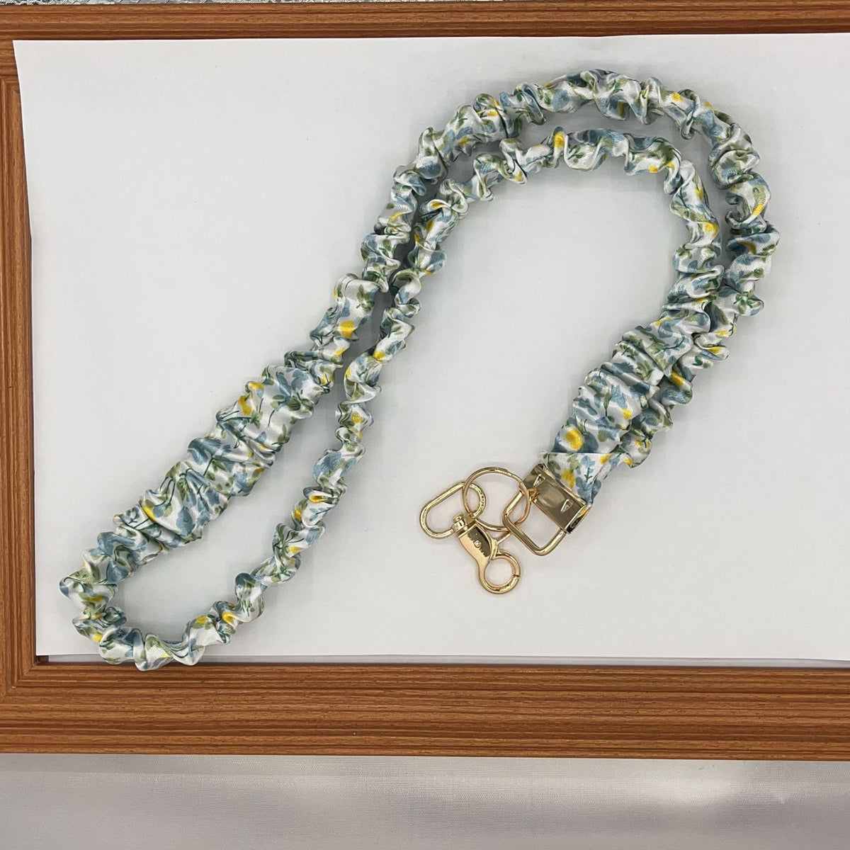 Long Mobile Phone Lanyard with a Neck-Hanging Design, Handmade Sturdy Pleated Fabric Phone Strap with Metal Buckle and Elastic Decorative Chain