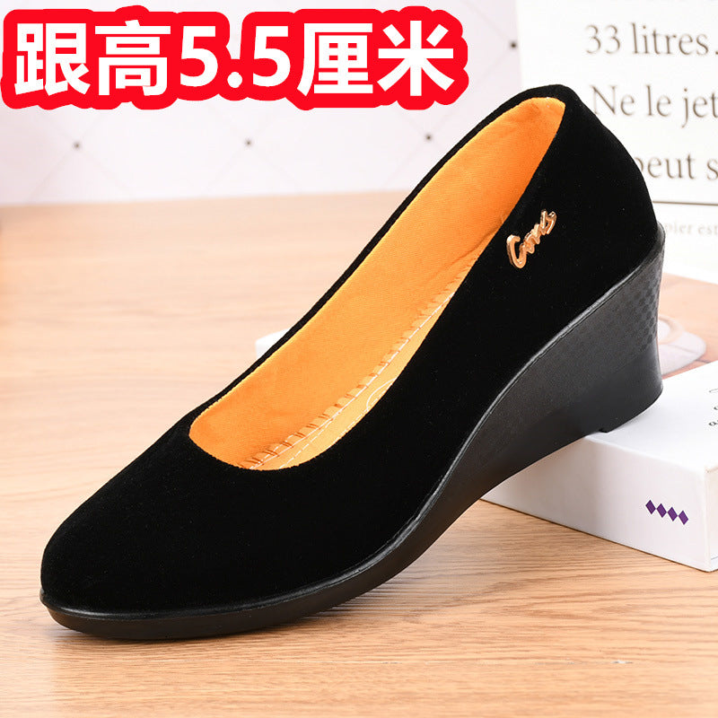 Chaussures noires en polyuréthane pour femme : semelles épaisses et talons compensés – Adaptées aux cérémonies ou au travail (hôtellerie) – Style traditionnel « Vieux Pékin »