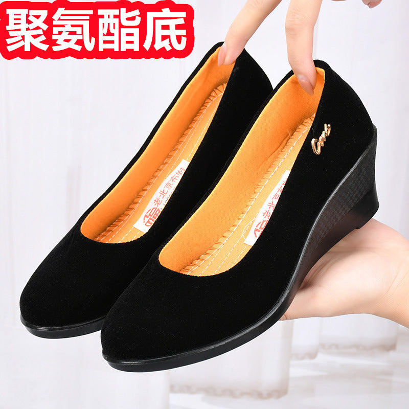 Chaussures noires en polyuréthane pour femme : semelles épaisses et talons compensés – Adaptées aux cérémonies ou au travail (hôtellerie) – Style traditionnel « Vieux Pékin »