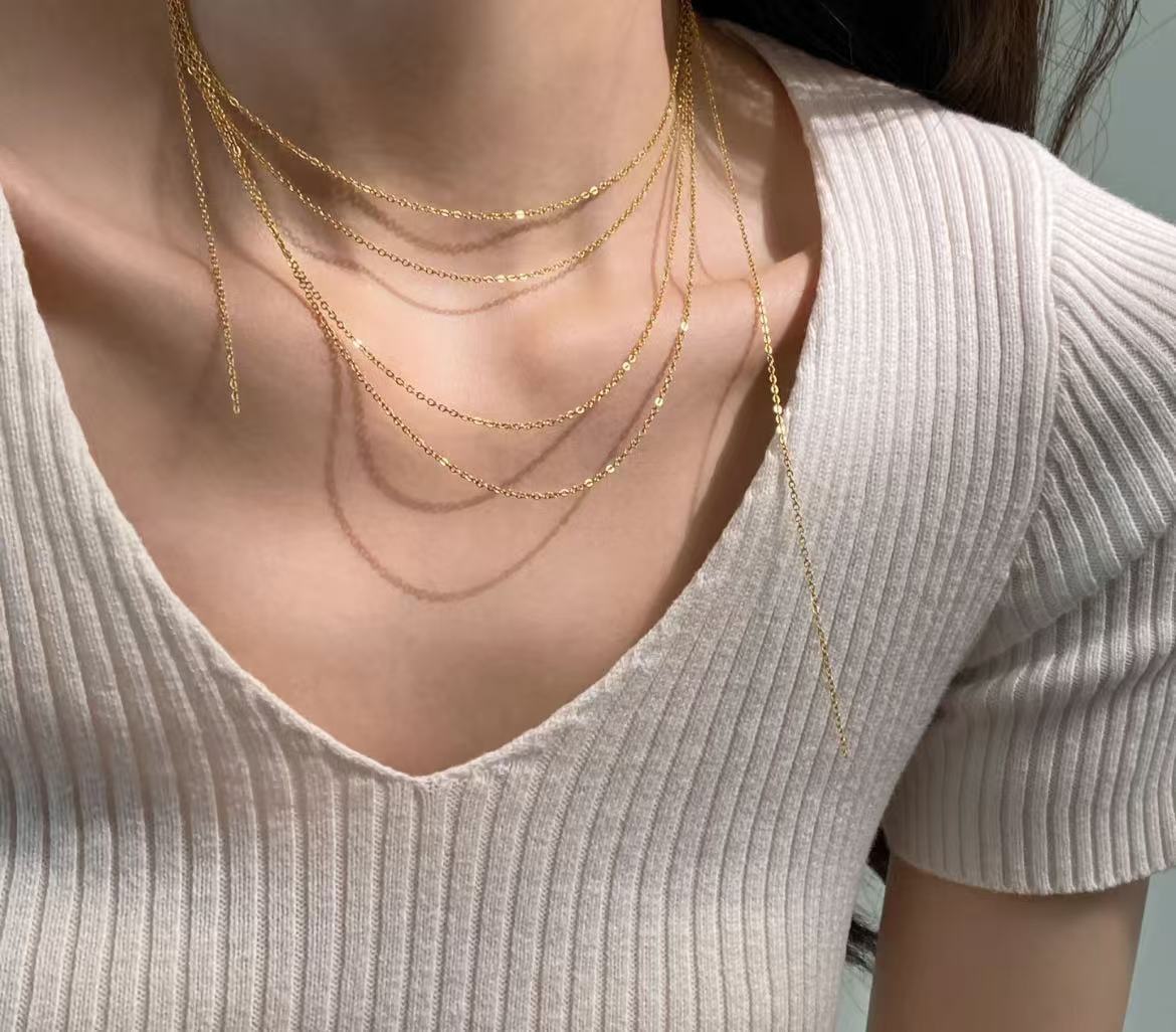Collier chaîne fine et élégante (style européen/américain) – Chaîne de clavicule polyvalente – Bijou idéal pour chemisier ou robe