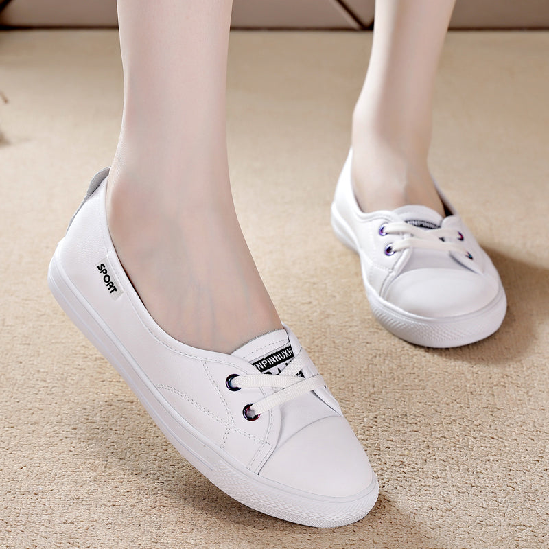 Baskets blanches sans lacets pour femmes (printemps/été 2024) : semelles souples, idéales pour la danse ou le quotidien