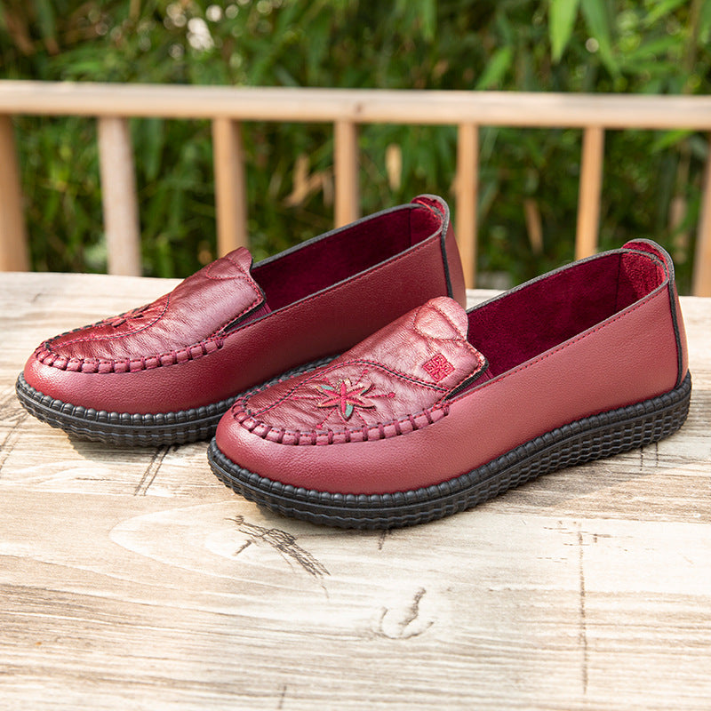 Women's shoes single-layer shoes mother's shoes soft bottom soft surface Spring and Autumn new casual comfortable non-slip flat shoes mother's shoes embroidered shoes