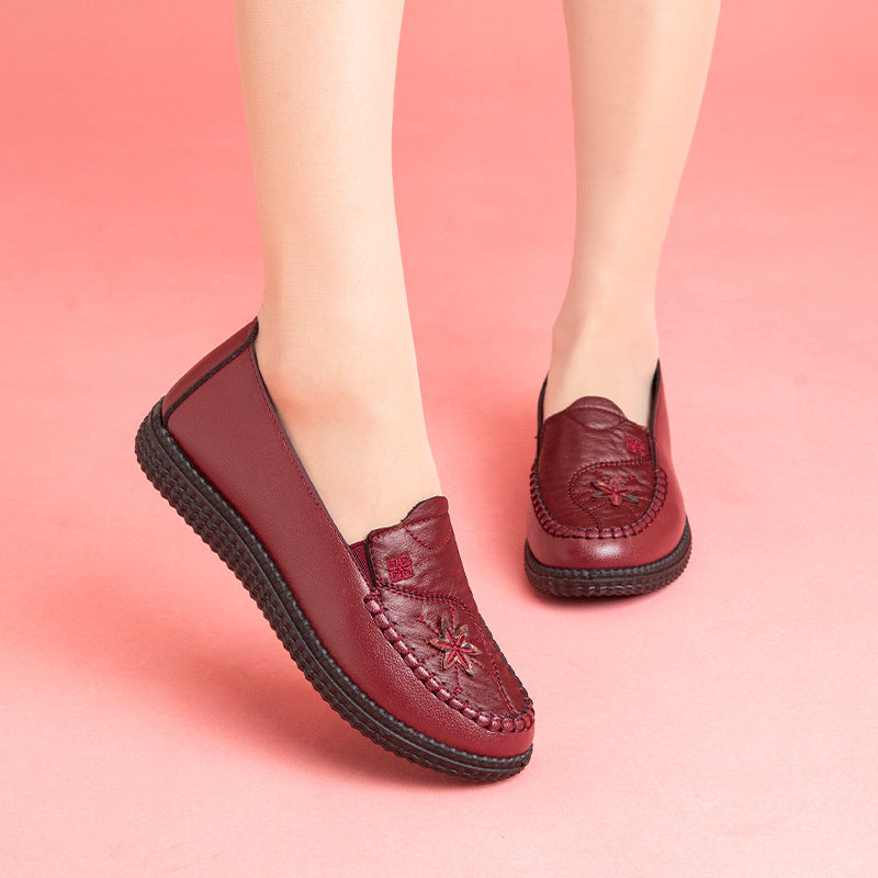 Women's shoes single-layer shoes mother's shoes soft bottom soft surface Spring and Autumn new casual comfortable non-slip flat shoes mother's shoes embroidered shoes