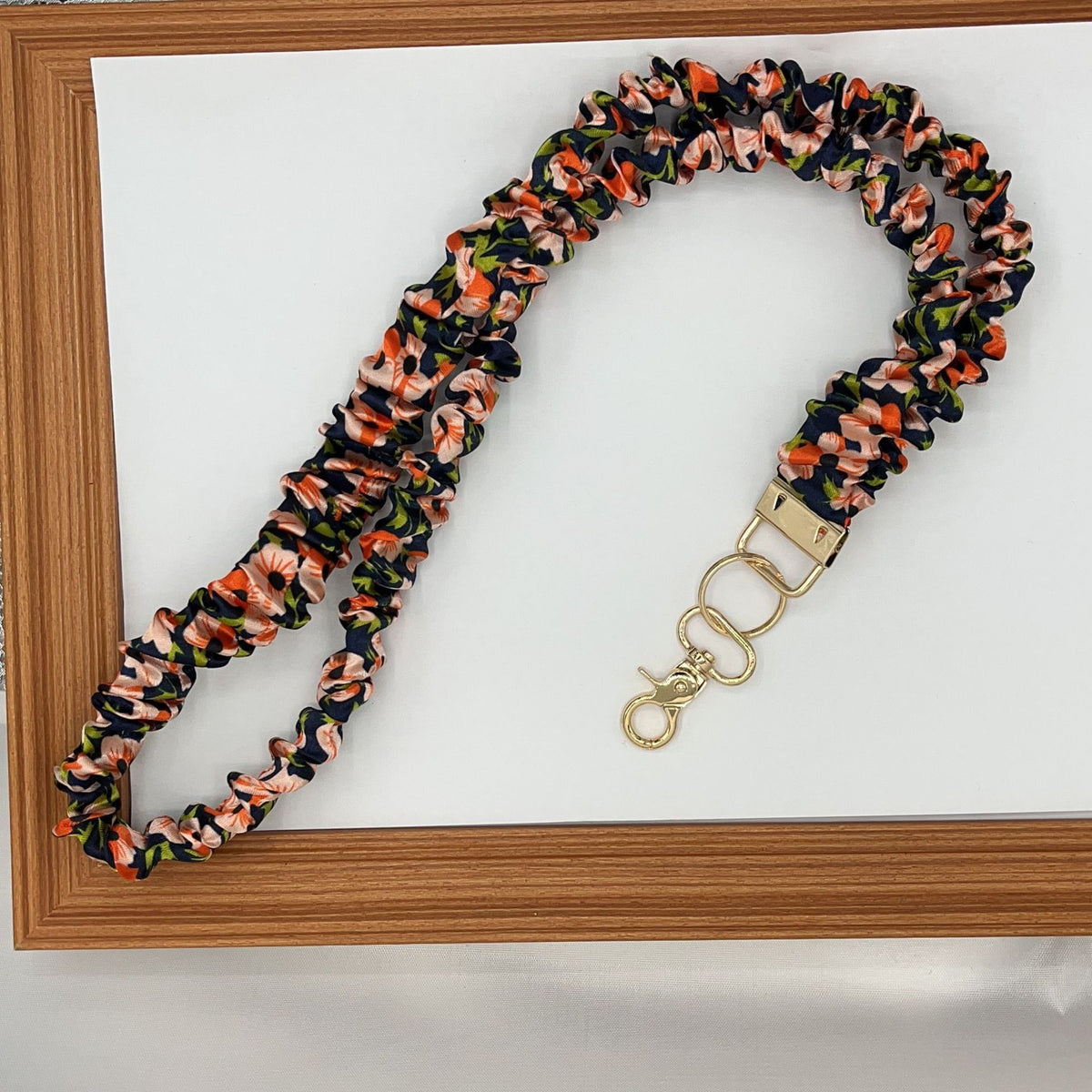 Long Mobile Phone Lanyard with a Neck-Hanging Design, Handmade Sturdy Pleated Fabric Phone Strap with Metal Buckle and Elastic Decorative Chain