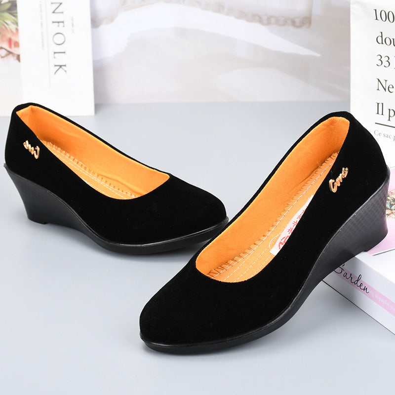 Chaussures noires en polyuréthane pour femme : semelles épaisses et talons compensés – Adaptées aux cérémonies ou au travail (hôtellerie) – Style traditionnel « Vieux Pékin »