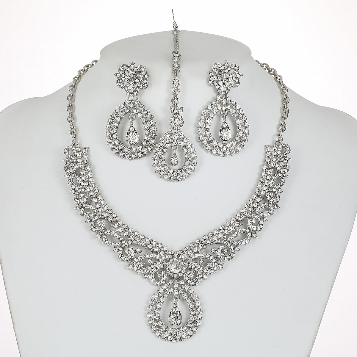 European and American Accessories Exaggerated Retro Necklace Set Women's Luxury Crystal Banquet Dress Accessories Clavicle Chain Three-Piece Set