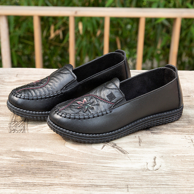 Women's shoes single-layer shoes mother's shoes soft bottom soft surface Spring and Autumn new casual comfortable non-slip flat shoes mother's shoes embroidered shoes