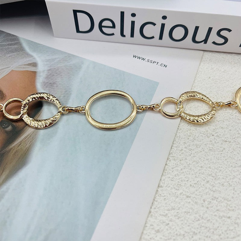 Ceinture métallique tendance (style « Insta ») : accessoire polyvalent pour jupes, pulls ou robes – Chaîne de taille fine et élégante