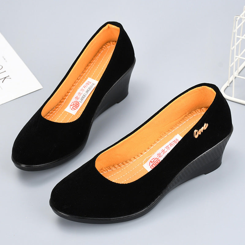 Chaussures noires en polyuréthane pour femme : semelles épaisses et talons compensés – Adaptées aux cérémonies ou au travail (hôtellerie) – Style traditionnel « Vieux Pékin »