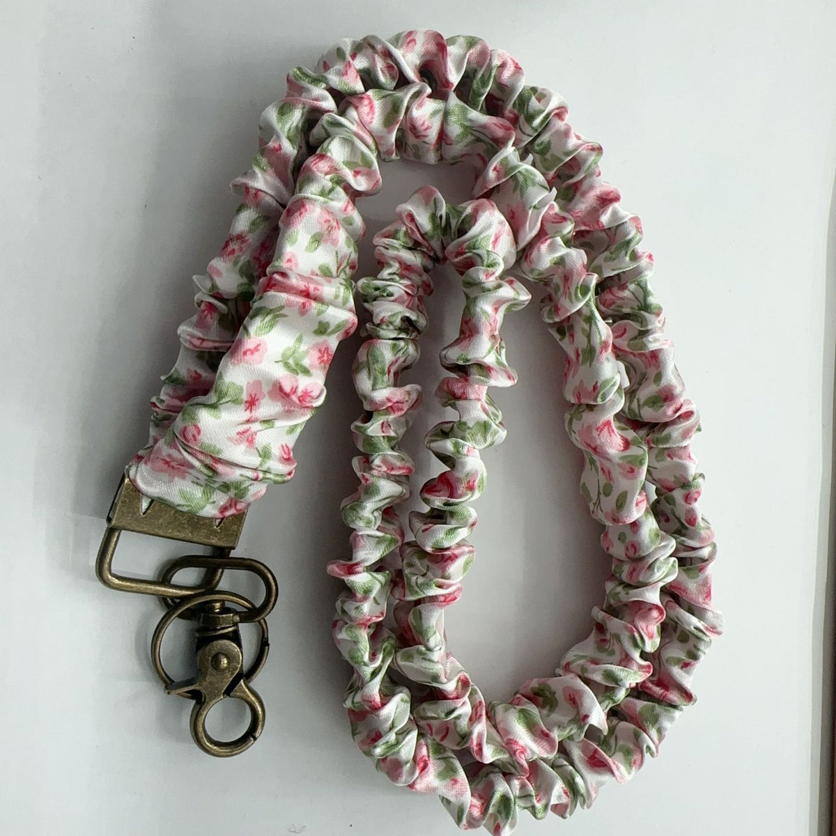 Long Mobile Phone Lanyard with a Neck-Hanging Design, Handmade Sturdy Pleated Fabric Phone Strap with Metal Buckle and Elastic Decorative Chain