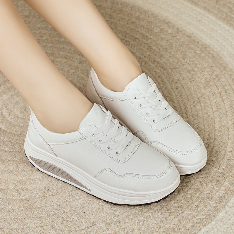 Baskets blanches populaires pour femme : modèle « rocking » (semelle incurvée) respirant – Idéales pour le sport et la marche (printemps/automne) – Semelles épaisses