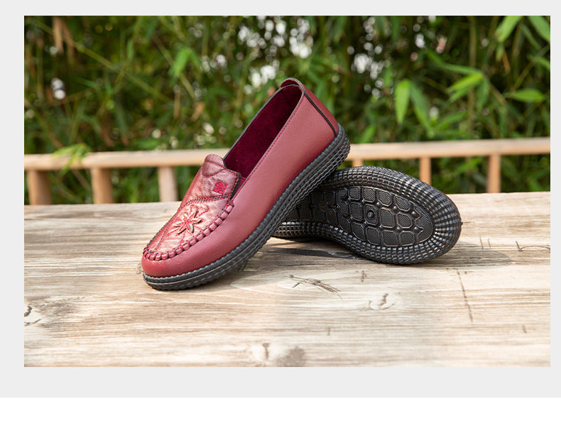 Women's shoes single-layer shoes mother's shoes soft bottom soft surface Spring and Autumn new casual comfortable non-slip flat shoes mother's shoes embroidered shoes