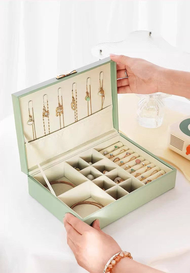 Large-Capacity Jewelry Storage Box, Jewelry Box for Hand Accessories, Rings, Earrings, Necklaces, Bracelets, and Jewelry Storage Box