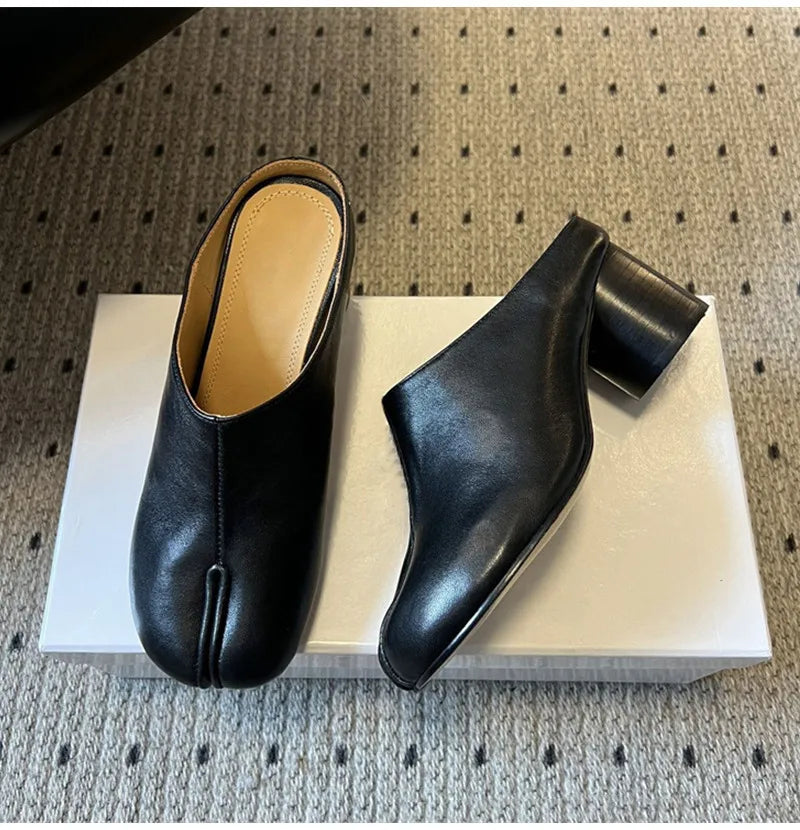 Mules à talons hauts Tabi noires vintage en cuir souple à bout fendu pour femme, style décontracté, à enfiler, collection printemps-été