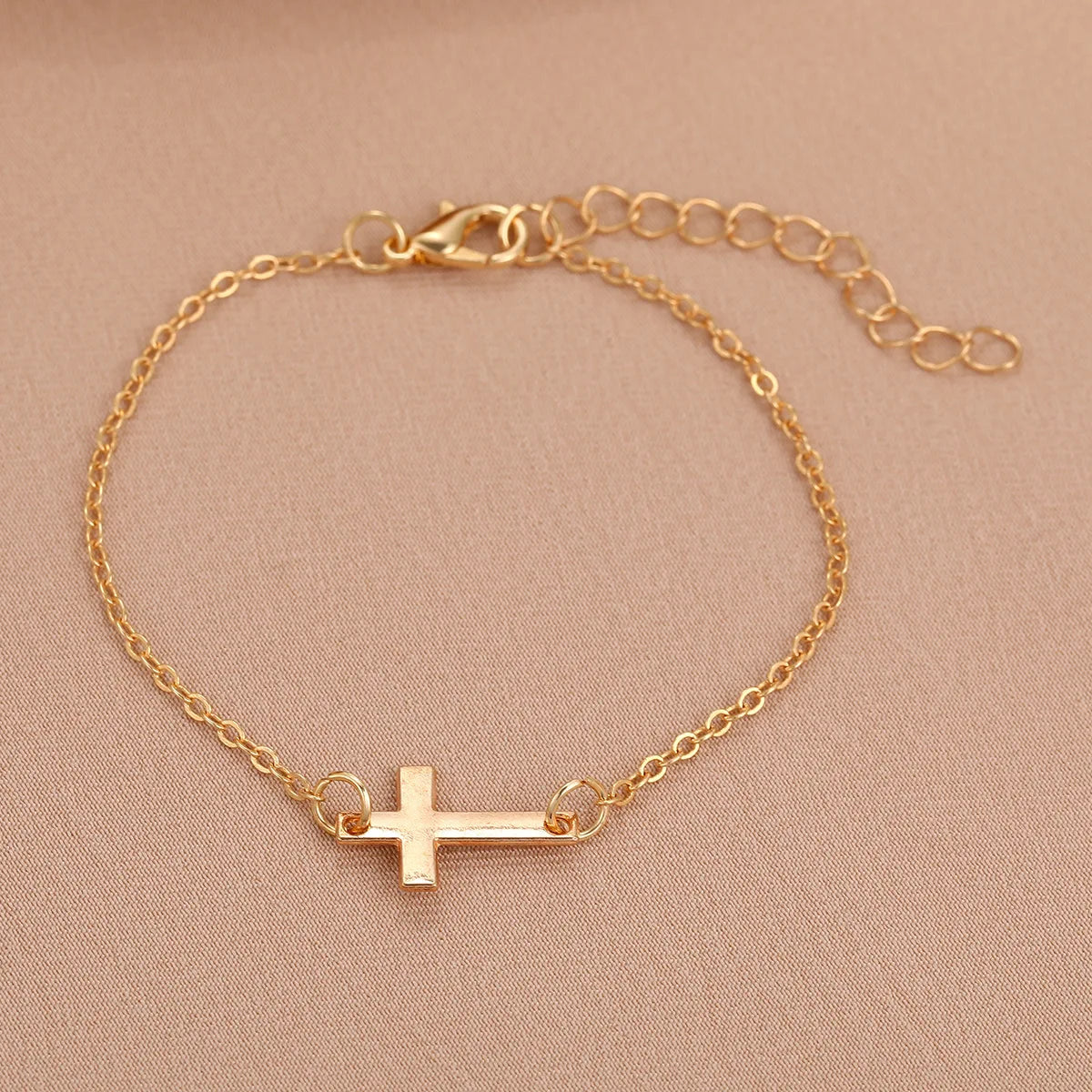 Le nouveau bracelet croisé pour femmes, mode, luxe léger, tempérament, design de niche, bracelet de sensibilité senior, cadeaux