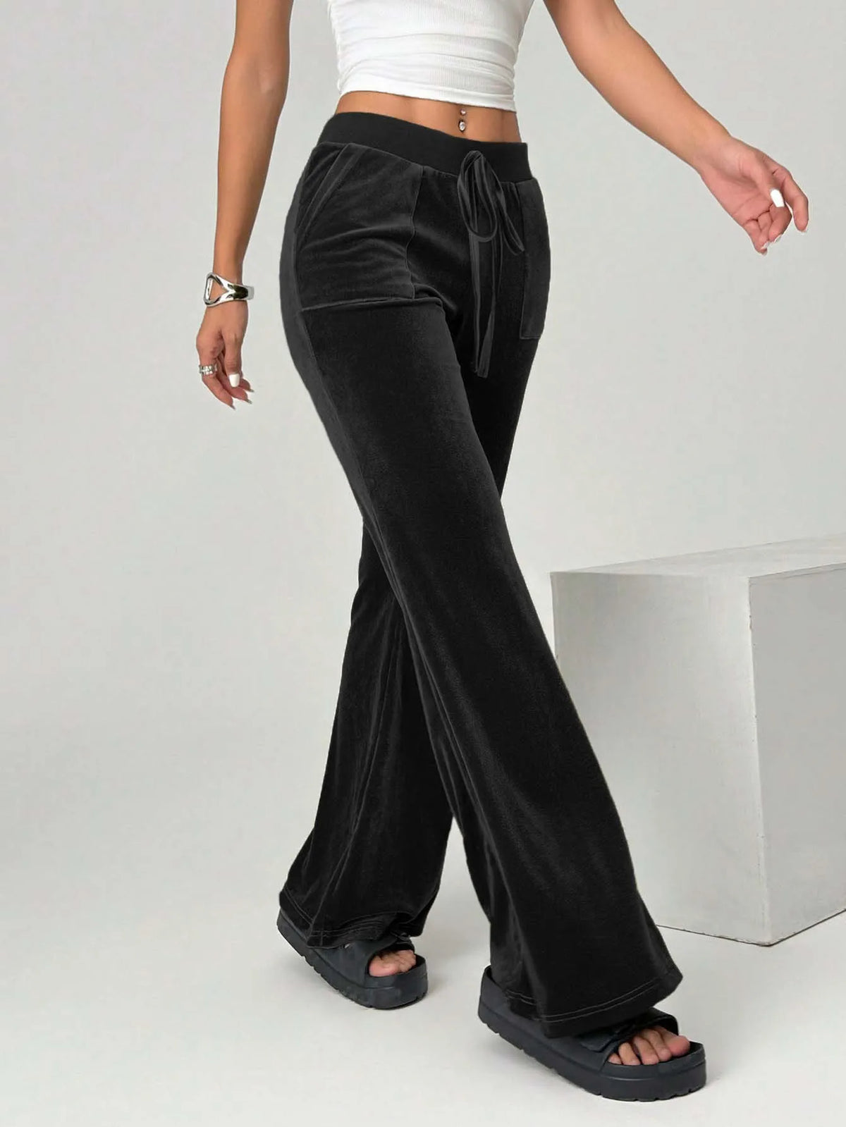 2025 pantalons décontractés en velours simples et élégants pour femmes automne et hiver pantalon à jambes larges avec cordon de serrage
