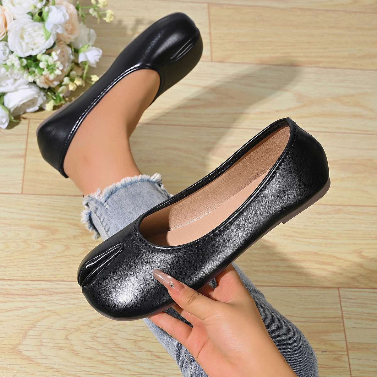 Chaussures Tabi en cuir PU tendance pour femmes, fabriquées à la main, chaussures plates de haute qualité, design de luxe, mules à bout fendu.