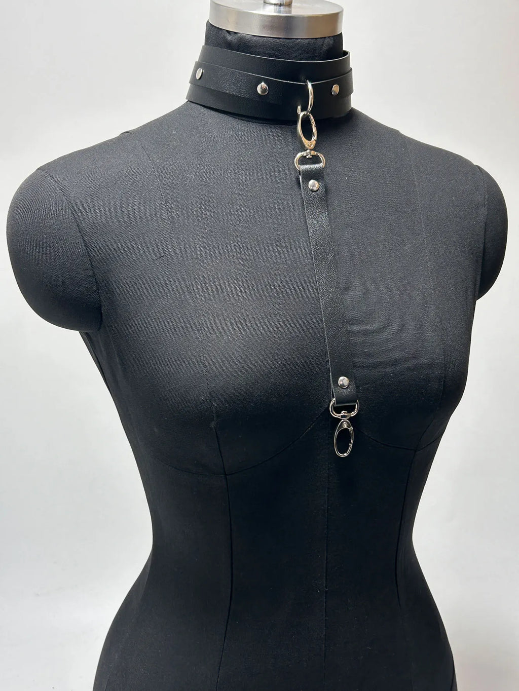 Collier ajustable en cuir BDSM pour femme avec laisse, accessoire exotique de bondage, collier ras-du-cou, accessoire animalier pour animaux de compagnie