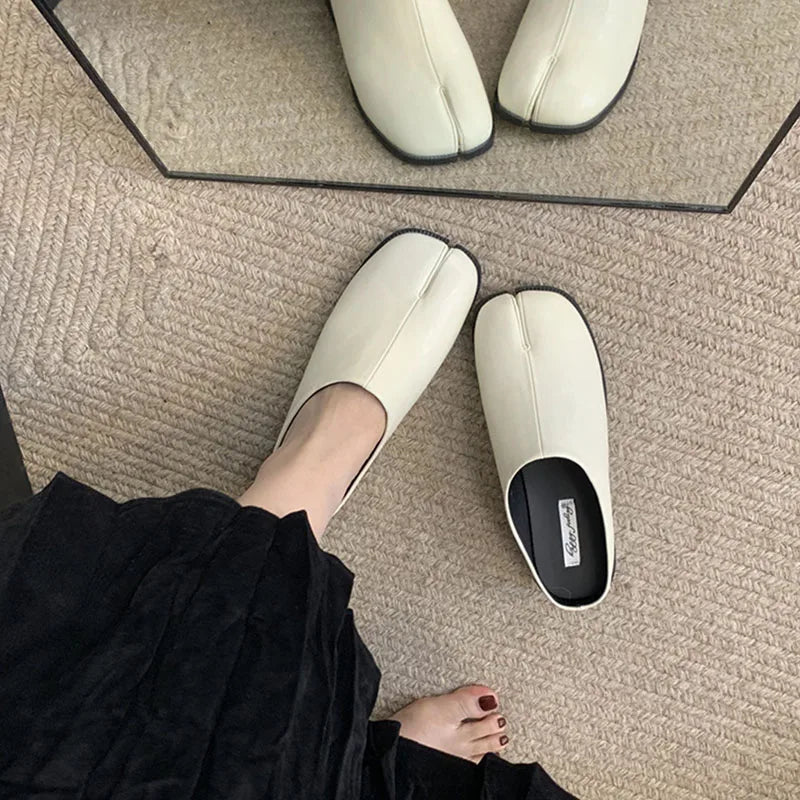 Chaussures d'intérieur et d'extérieur pour femmes, pantoufles plates, Mules à la mode, bout étrange, pantoufles, sandales pour dames