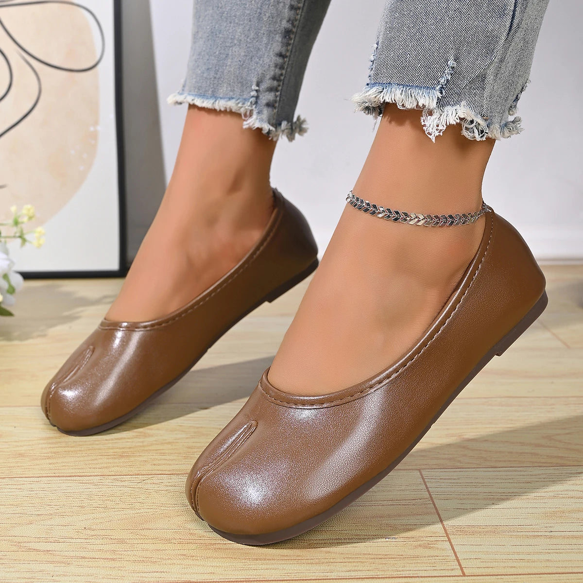 Chaussures Tabi en cuir PU tendance pour femmes, fabriquées à la main, chaussures plates de haute qualité, design de luxe, mules à bout fendu.