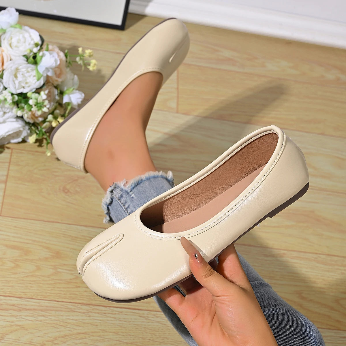 Chaussures Tabi en cuir PU tendance pour femmes, fabriquées à la main, chaussures plates de haute qualité, design de luxe, mules à bout fendu.