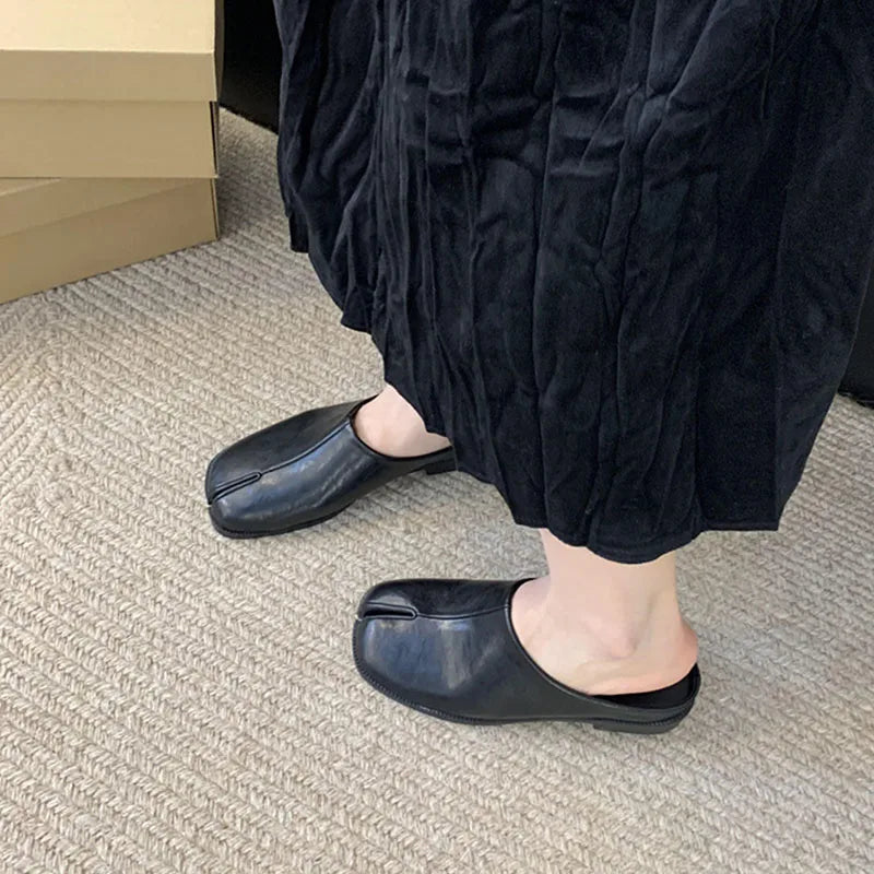 Chaussures d'intérieur et d'extérieur pour femmes, pantoufles plates, Mules à la mode, bout étrange, pantoufles, sandales pour dames