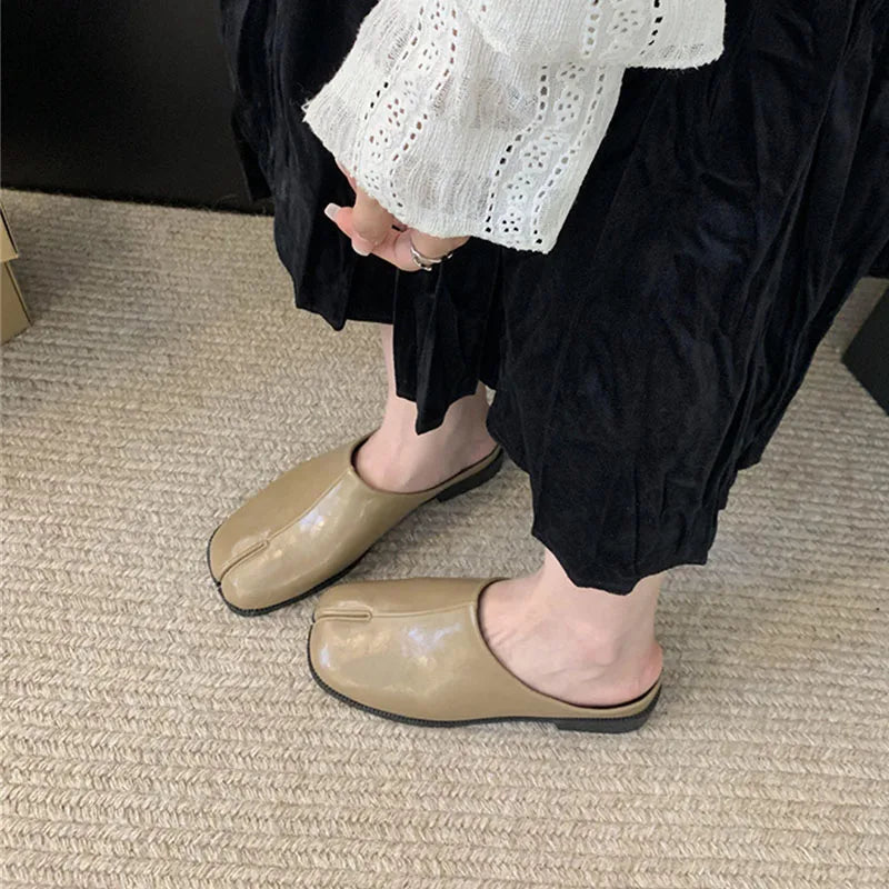 Chaussures d'intérieur et d'extérieur pour femmes, pantoufles plates, Mules à la mode, bout étrange, pantoufles, sandales pour dames