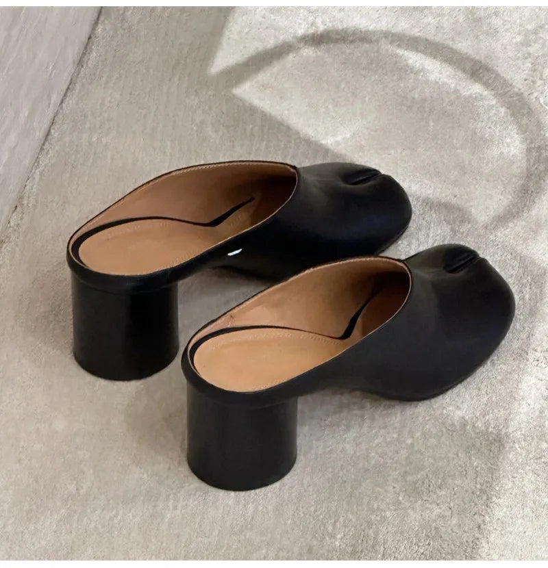 Mules à talons hauts Tabi noires vintage en cuir souple à bout fendu pour femme, style décontracté, à enfiler, collection printemps-été