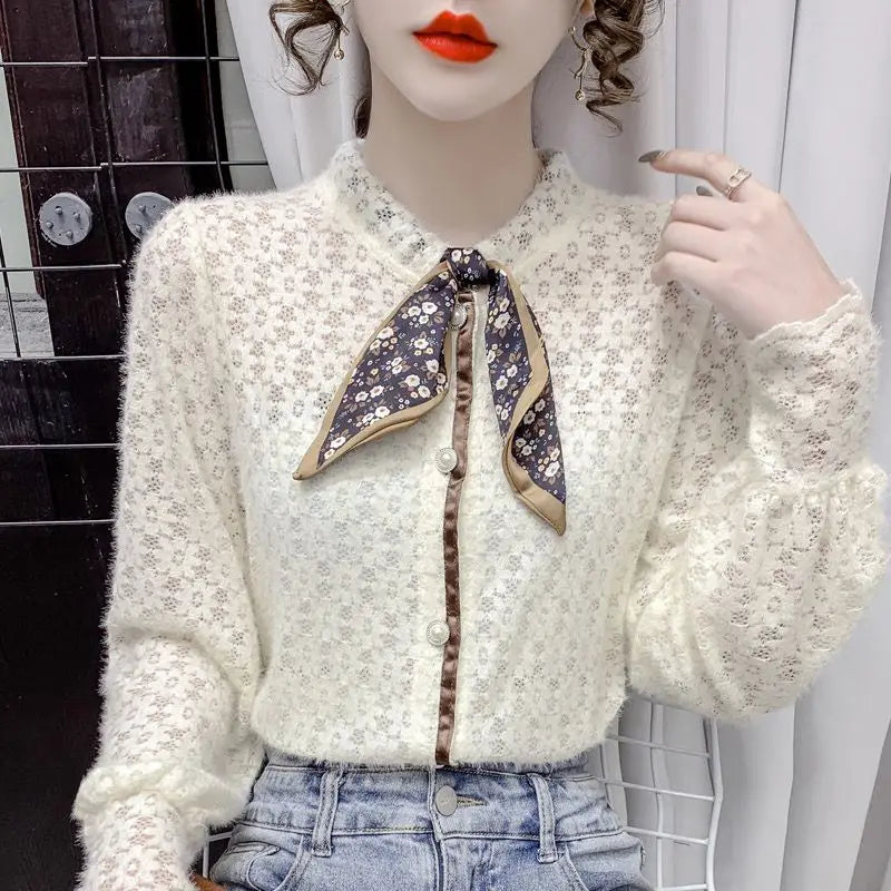 Chemise en velours pour femmes, automne hiver, écharpe à manches longues, collier, chemise en dentelle imprimée, haut à manches bouffantes intérieures en maille à la mode
