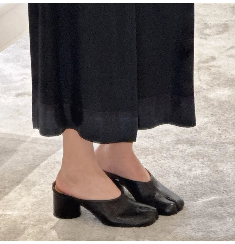Mules à talons hauts Tabi noires vintage en cuir souple à bout fendu pour femme, style décontracté, à enfiler, collection printemps-été