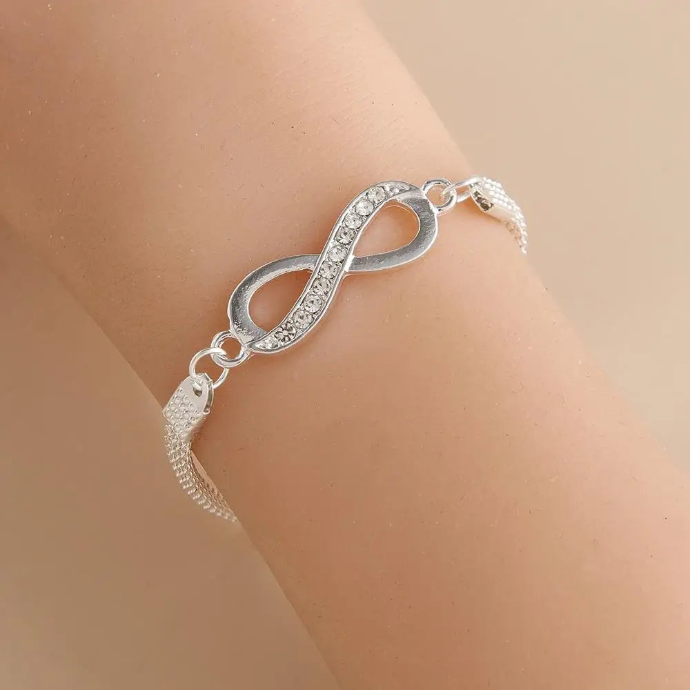 Le nouveau bracelet croisé pour femmes, mode, luxe léger, tempérament, design de niche, bracelet de sensibilité senior, cadeaux