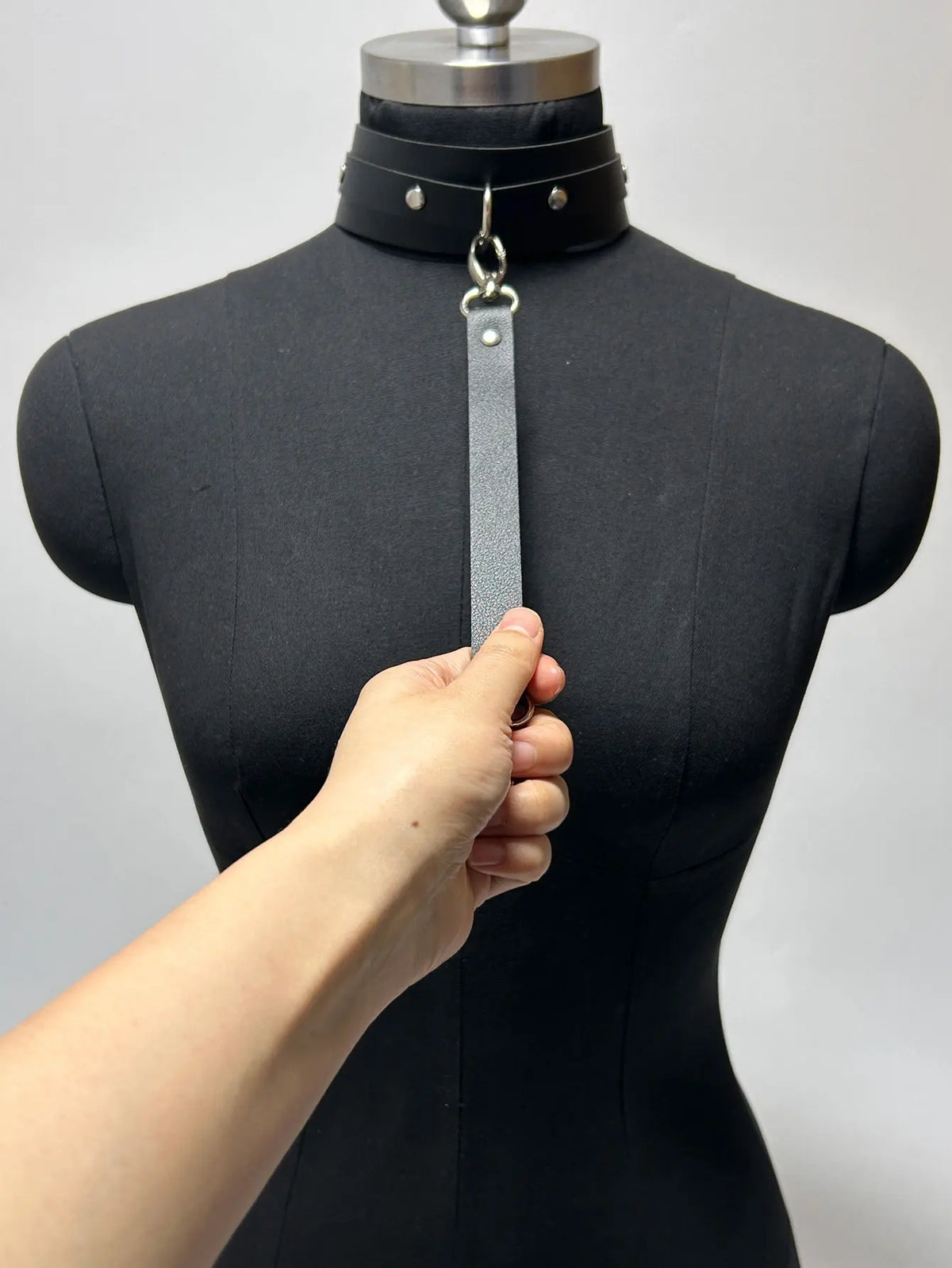 Collier ajustable en cuir BDSM pour femme avec laisse, accessoire exotique de bondage, collier ras-du-cou, accessoire animalier pour animaux de compagnie