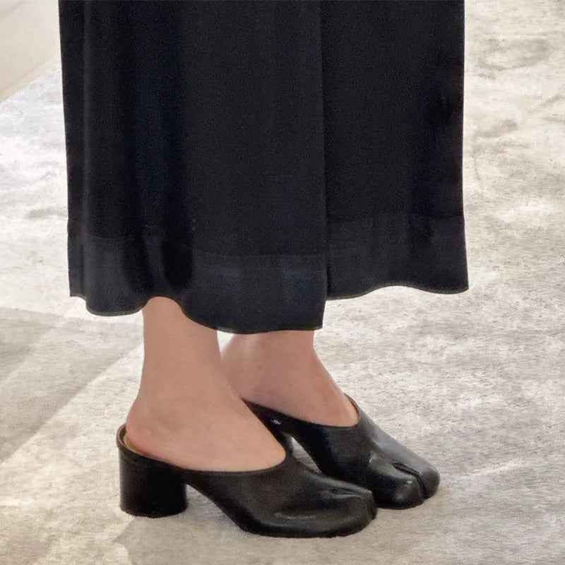 Mules à talons hauts Tabi noires vintage en cuir souple à bout fendu pour femme, style décontracté, à enfiler, collection printemps-été