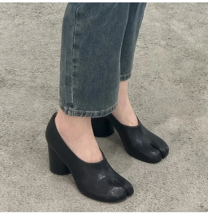 Mules à talons hauts Tabi noires vintage en cuir souple à bout fendu pour femme, style décontracté, à enfiler, collection printemps-été