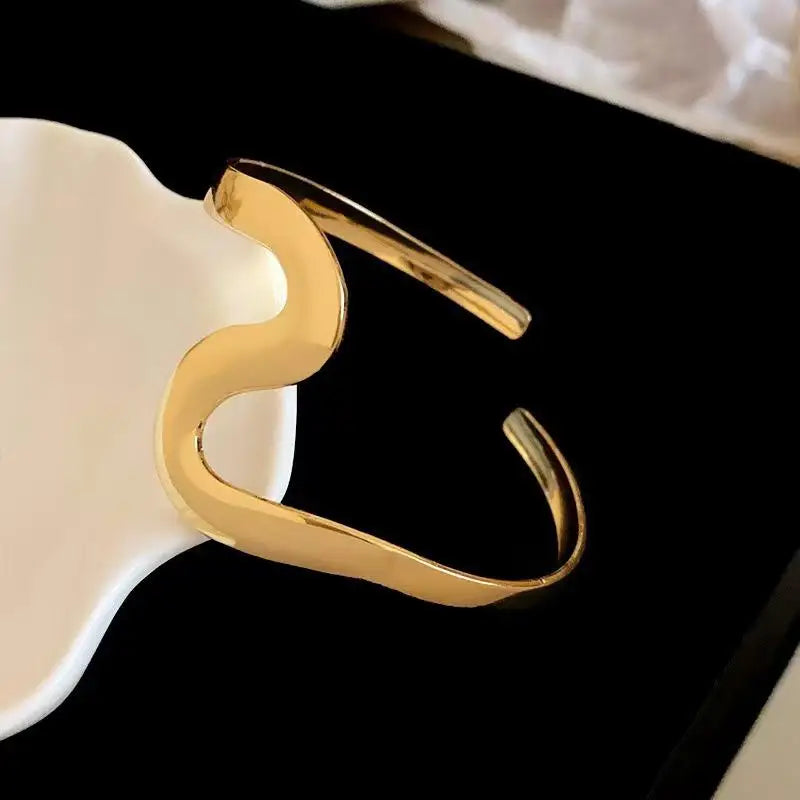 Bracelet ouvert en forme de vague pour femme, design minimaliste, bijoux élégants pour le travail, le bureau et les affaires