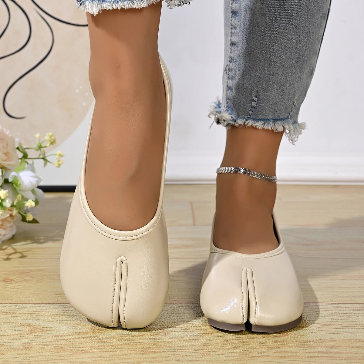 Chaussures Tabi en cuir PU tendance pour femmes, fabriquées à la main, chaussures plates de haute qualité, design de luxe, mules à bout fendu.