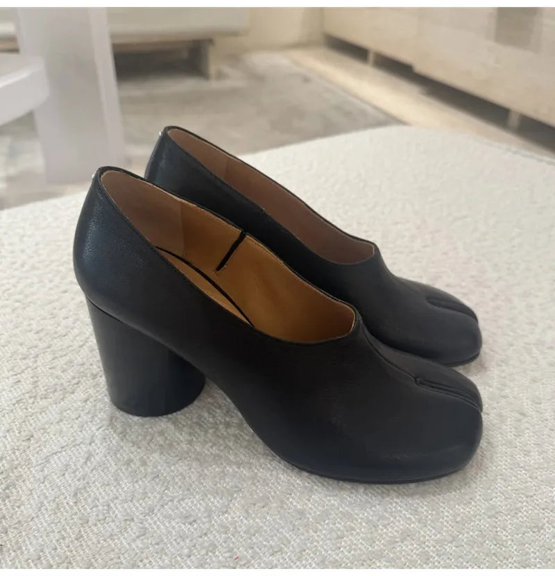 Mules à talons hauts Tabi noires vintage en cuir souple à bout fendu pour femme, style décontracté, à enfiler, collection printemps-été